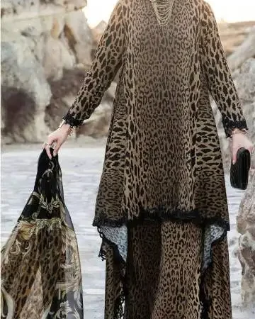 3 pcs Lawn Printed Suit best in summers*with Color Guarantee*FEEL COOL AFTER WEAR IT*EYE CHATCHING COLOUR FOR SUMMER*FABRIC GRANTEE AFTER WASH* Lightweight & Breathable Fabric**