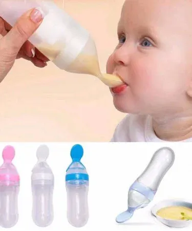 Silicone baby spoon feeder squeeze bottle, soft and BPA-free for newborns and toddlers, mess-free feeding, random colors, ideal for purees and liquids.