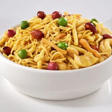 Spicy Mix Nimco pack, crispy Pakistani namkeen snack, traditional savory mix, Khareedo product image