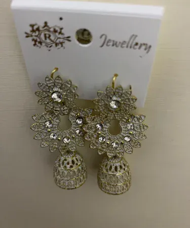 Beautiful Earrings for Girls - Elegant floral design earrings, perfect for young girls. Shop stylish and trendy children's jewelry online at Khareedo and Kharedo with Check on Delivery across Pakistan.**