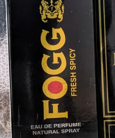 FOGG FRESH SPICY Eau de Perfume Natural Spray bottle for men, highlighting its long-lasting, fresh, and spicy fragrance.