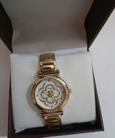 High quality Premium wrist watch for Girls - Best and Elegant choice. Stylish girls watch with Cash on Delivery from Khareedo.pk and Kharedo Pakistan.