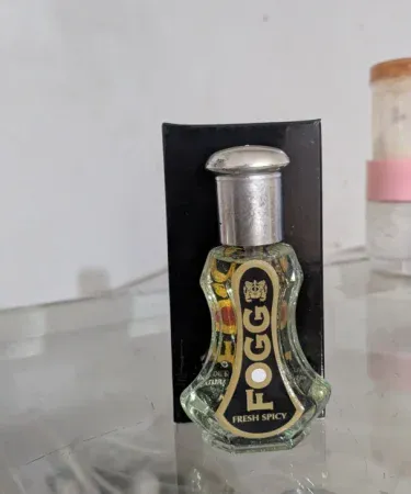 FOGG FRESH SPICY Eau de Perfume Natural Spray bottle for men, highlighting its long-lasting, fresh, and spicy fragrance.