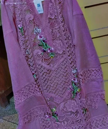 نیا کلیکشن کاٹن نیٹ کٹ ورک کمیز ڈوپٹا، جدید پاکستانی فیشن کا لباس، خواتین کا ڈیزائنر سوٹ، ہاتھ کے کٹ ورک کے ساتھ کاٹن نیٹ ڈریس، آرام دہ اور سجیلا کمیز ڈوپٹا، فیشن ایبل نیٹ ڈوپٹا سوٹ