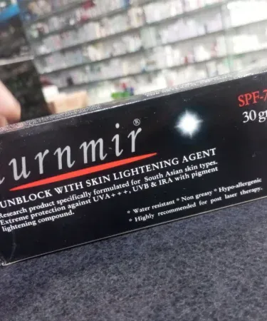 Nurnmir-Sunblock-Broad-Spectrum-UVA-UVB-Protection-Cream-Non-Greasy-Moisturizing-Daily-Use-Outdoor-Activities-Pakistan