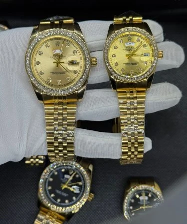 ROLEX Pair Watch luxury couple watches with Day Date working and Push Lock design, available in new attractive colours from Khareedo | Kharedo Pakistan.