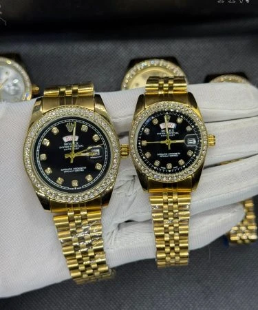 ROLEX Pair Watch luxury couple watches with Day Date working and Push Lock design, available in new attractive colours from Khareedo | Kharedo Pakistan.