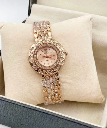 Elegant TITAN Ladies Jewellery Watch for women, featuring a sparkling dial and premium jewellery design, presented in its luxurious gift box. Ideal for gifting and special occasions across Pakistan.