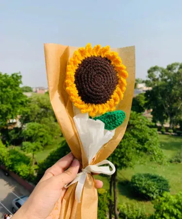 Hand-Made Crochet Sunflower Gift - Best for Wedding, Party, Engagement, Nikah Ceremonies - Khareedo Pakistan