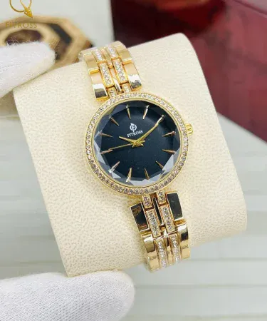 Stylish golden women's chain strap watch with elegant bracelet design**