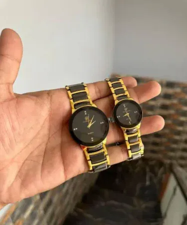 Stylish Unisex Analogue Couple Watches – 2 Pcs Set in stainless steel, round dial, perfect for couples