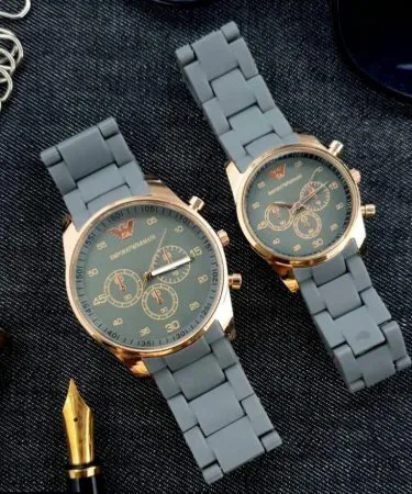 2 pcs unisex stainless steel chronograph couple watches round multicolor design, imagecaption=Stylish round multicolor stainless steel chronograph watches for couples – perfect for men and women.