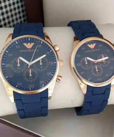 2 pcs unisex stainless steel chronograph couple watches round multicolor design, imagecaption=Stylish round multicolor stainless steel chronograph watches for couples – perfect for men and women.