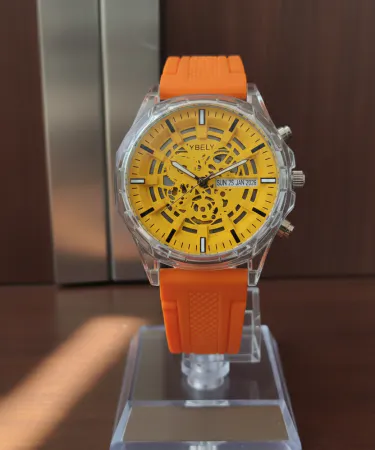 Elegant-Cristal-Watch-with-Sleek-Design-and-Durable-Strap**