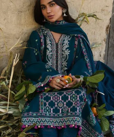 Stylemart premium embroidered 3‑piece dhanak shawl set displayed on a mannequin with dupatta and stoles , imagecaption=Elegant Stylemart embroidered dhanak shawl set – perfect for weddings and festive occasions ,