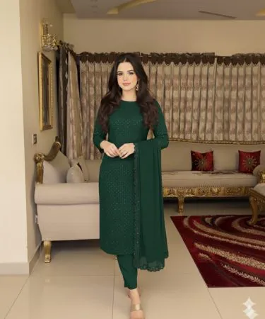 Alina Amir organza shirt and dupatta set with satin silk trouser – women stylemart collection, imagecaption=Elegant Alina Amir organza shirt, dupatta and satin silk trouser set from Women Stylemart, available on Khareedo & Kharedo,