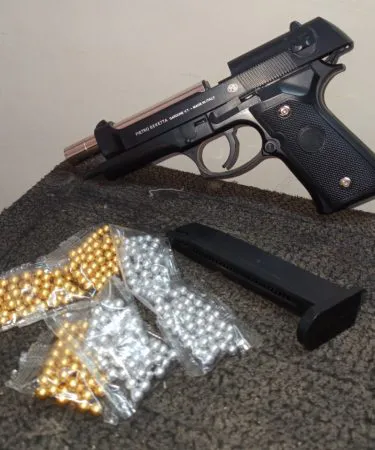 Beretta Style Metal Toy Gun replica with 1 pellet pack – realistic airsoft gun for hobbyists and collectors