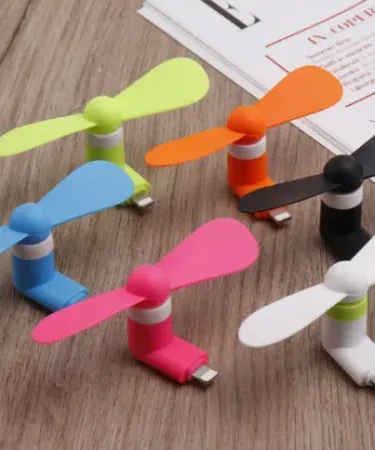 Mobile Phone Fan iPhone Mini Portable Flexible iPhone Port Fan – compact USB-powered cooling accessory, imagecaption=Compact flexible iPhone port fan for on‑the‑go cooling.