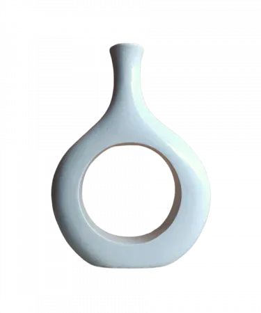 Handmade large donut‑shaped vase for floor decoration, imagecaption=Elegant large donut‑shaped vase – perfect for Pakistani home décor.