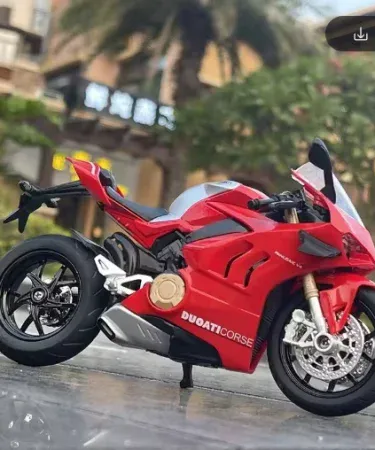 1:8 scale Ducati Panigale V4S diecast motorcycle with alloy metal body, realistic details, steering and suspension , imagecaption=Detailed 1:8 Ducati Panigale V4S diecast bike – perfect for collectors and display enthusiasts ,