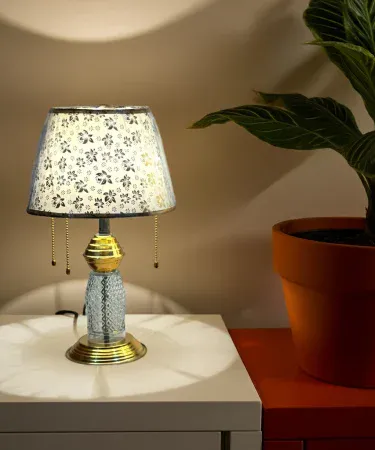 golden-table-lamp-for-study-and-room-decoration