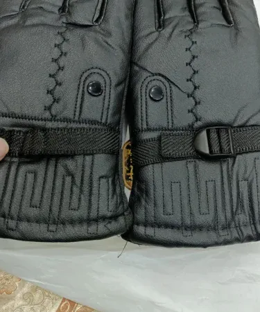 Winter Warm Leather Bike Rider Gloves for Men – Insulated and Comfortable, imagecaption=Stay warm on the road with premium leather winter gloves for men, perfect for bike riders.