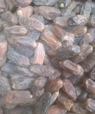 Premium khajoor 300 g good quality dates pack from Pakistan, imagecaption=Premium quality khajoor (dates) 300 g pack – Fresh, refrigerated and ready for delivery,