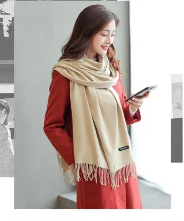 Woman Warm Winter Stalker Pashmina Wool Shawl – Cozy Luxury Winter Wrap, imagecaption=Elegant Woman Warm Winter Stalker Pashmina Wool Shawl – Perfect for Cold Seasons