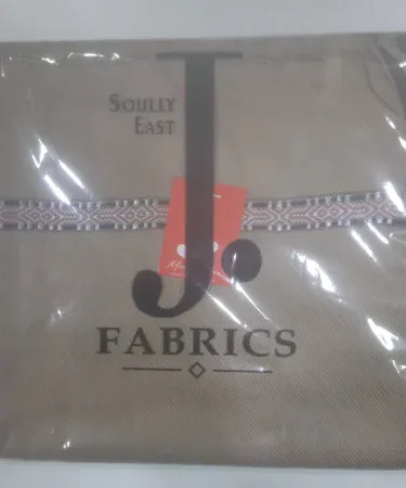 Men’s wool soft fabric shawl – premium winter shawl for men, imagecaption=Elegant men’s wool shawl from Khareedo | Kharedo, perfect for formal winter occasions.