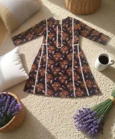 Elegant black and cream paisley printed lawn kids casual wear set – shirt and trouser for girls 6‑9 years, imagecaption=Kids casual wear printed lawn set with black base and cream paisley design – perfect for summer and festive occasions.