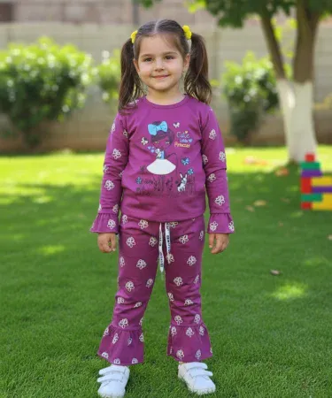 Winter soft fleece suit for girls ages 1‑10, cozy track suit in bright colors, imagecaption=Cozy winter fleece track suit for kids – perfect for chilly days,