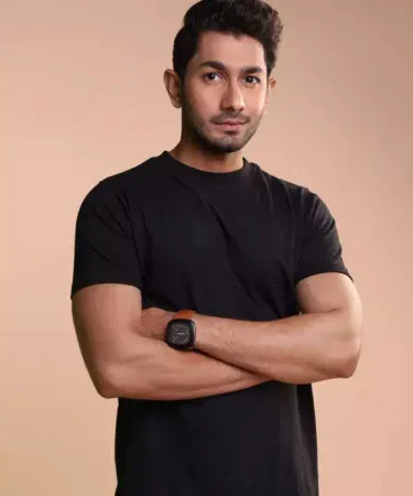 Men’s basic round neck t‑shirt made of premium PC jersey fabric – comfortable casual wear for everyday style