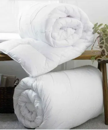 Premium Quality Extra Soft Luxury Siliconized White Quilt (Razai) – Single & King Size – 100% Polyester – Hotel & Home Use, imagecaption=Luxury white siliconized quilt (razai) perfect for single and king‑size beds, ideal for hotels and home rooms.