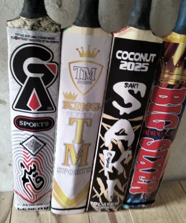 Little legend wooden cricket bat for kids age 6‑13 with colorful design, imagecaption=Little Legend Junior PowerPlay Cricket Bat – Perfect for Young Cricketers (Age 6‑13)