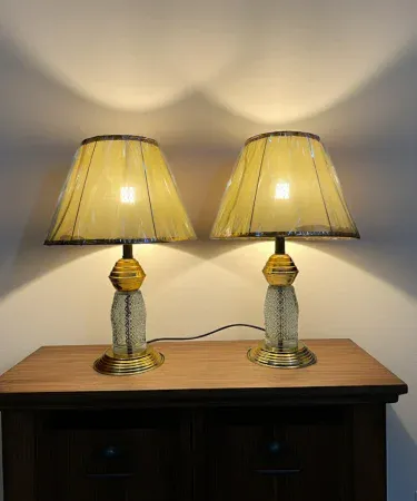 Elegant gold metal base table lamp with clear glass shade – 2 piece set for bedroom décor, imagecaption=Elegant Gold‑Metal Base & Glass Shade Table Lamp Set (2 pcs) – perfect for modern bedroom décor.