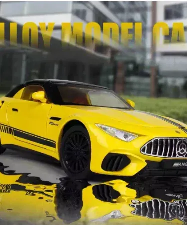 1:24 scale Mercedes-Benz SL63 AMG diecast model car with pull‑back action, lights and sounds, displayed on Khareedo packaging, imagecaption=Premium 1:24 Mercedes‑Benz SL63 AMG collectible diecast car – available on Khareedo|Kharedo with Check on Delivery.