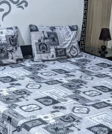 King Size 100% Cotton Bedsheet with 2 Pillow Covers – soft breathable premium cotton bedding set, imagecaption=Premium King Size 100% Cotton Bedsheet with matching pillow covers – available on Khareedo & Kharedo with Check on Delivery,