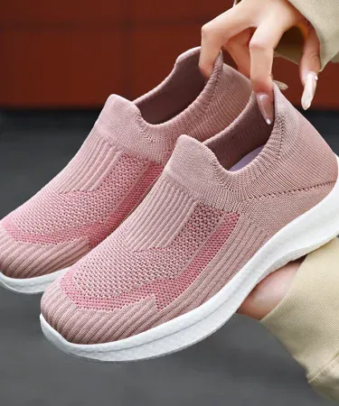 Women’s sports soft bottom trendy flying woven sneakers – breathable polyester low‑top shoes in gray, pink, black and blue, suitable for men and women, size 31‑39.