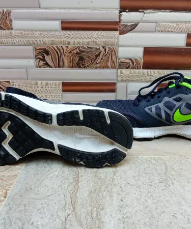 Nike branded kid shoes for boys – affordable authentic sneakers, imagecaption=Nike original boy shoes available at Khareedo & Kharedo – shop now with Check on Delivery,