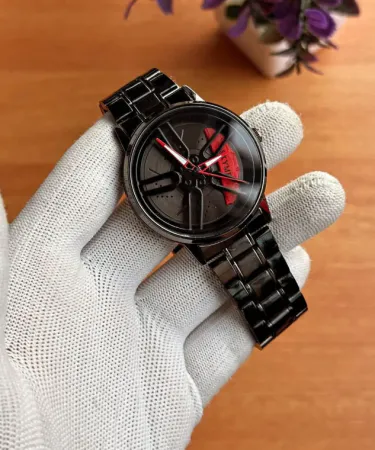 Multicolor stainless steel spinning watch with chain strap, imagecaption=Elegant stainless steel spinning watch – perfect accessory for any outfit.