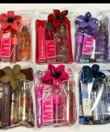 Customized gift deal with personalized items and Khareedo logo, imagecaption=Create your own personalized gift deal with Khareedo|Kharedo – delivered with Check on Delivery,