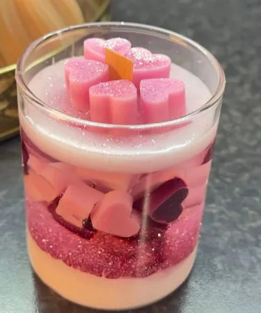 Scented Aromatherapy Candle in Glass Container for Home and Office Decoration, imagecaption=Elegant glass scented aromatherapy candle adding a calming glow to any space.