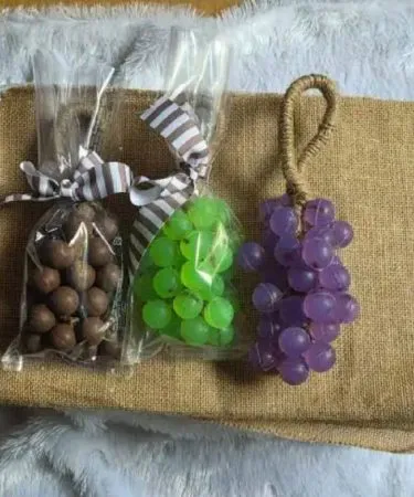 Organic Handmade Grape Shaped Soap – Natural Melt & Pour with Aloe Vera and Neem, imagecaption=Eco‑friendly grape‑shaped organic soap, perfect for kitchen hand washing and gifting.