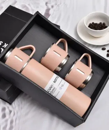 500ml stainless steel vacuum flask set with three insulated cups, perfect for travel and outdoor activities , imagecaption=Premium 500ml stainless steel vacuum flask set with three cups – ideal for hot or cold drinks on the go ,
