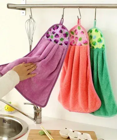 Soft plush hanging towel – ultra absorbent, perfect for bathroom and kitchen use, displayed in vibrant random colors