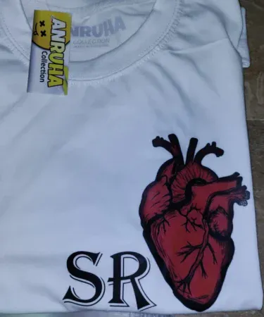 Custom heart printed t‑shirt for men and women – white cotton tee with red anatomical heart graphic, imagecaption=Stylish white T‑shirt featuring a detailed red anatomical heart design, perfect for men and women.