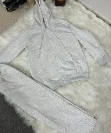 Zipper Hoodie and Matching Trouser Set – Fleece Winter Apparel – Medium and Large Sizes, imagecaption=Winter clearance Zipper Hoodie & Trouser set – available in Medium and Large – shop now on Khareedo | Kharedo.