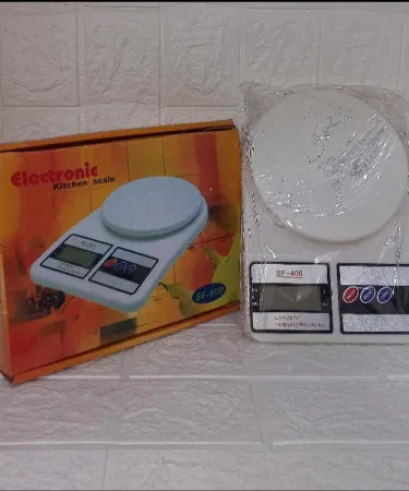 Kitchen Weight Scale Imported China with Cell – digital kitchen scale on a wooden countertop, imagecaption=High‑precision digital kitchen scale (imported from China) with load cell, perfect for cooking and baking.