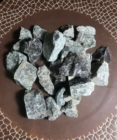 Pure Himalayan Black Salt Rocks (Kala Namak) – natural unrefined mineral salt, imagecaption=Himalayan Black Salt Rocks – 100% natural Kala Namak for cooking, vegan recipes, and health benefits.