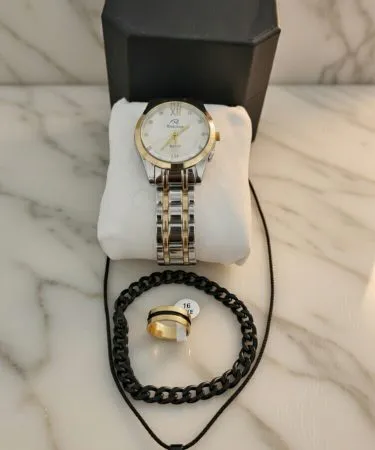 Luxury men’s watch gift set with watch, bracelet, ring and chain on elegant black background, imagecaption=Premium men’s jewelry set – perfect gift for stylish gentlemen.